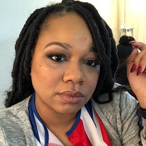 Meet your Posher, Carrie